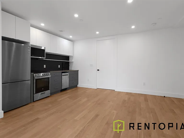 352 Meeker Ave #3E — Photo 1