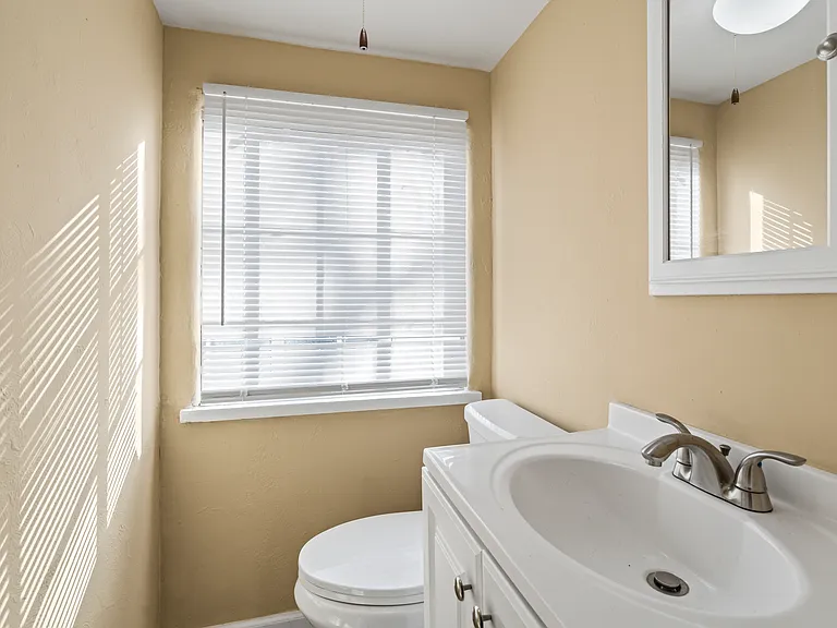 Cornell Dr — Photo 9