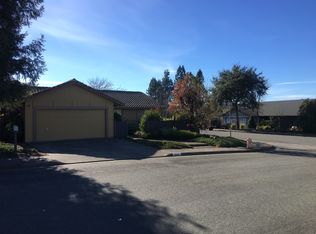 240 Albert Ct, Healdsburg, CA 95448
