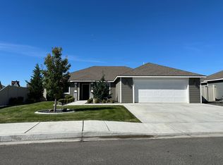 4306 Chilcotin Ln, Pasco, WA 99301