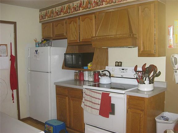 3rd image of 307 11th St SE