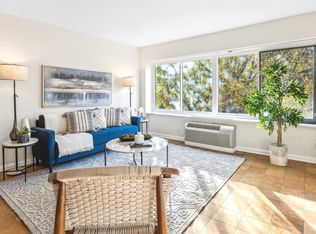 2405 I St NW SUITE 3A, Washington, DC 20037