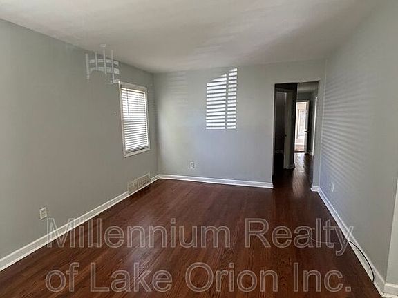 3rd image of 260 W Longfellow Ave