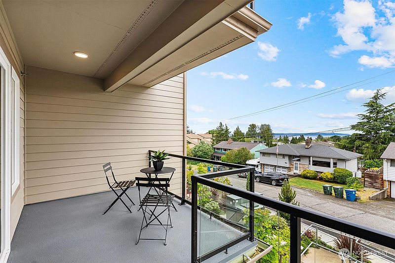 4th image of 554 Paradise Lane #C202