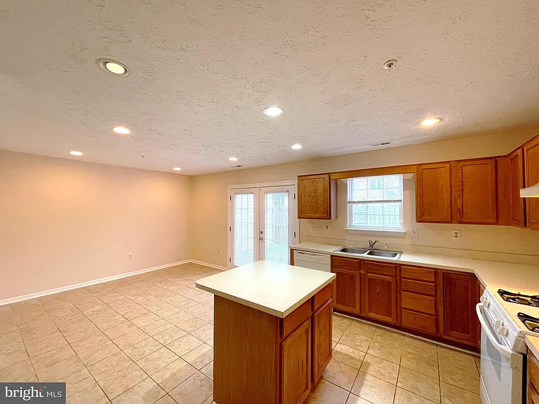 5213 Grunion Pl — Photo 11