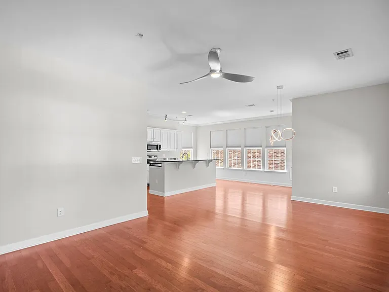 2798 Howard Ave #G — Photo 9