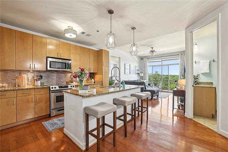 1st image of 711 Cosmopolitan Dr #523