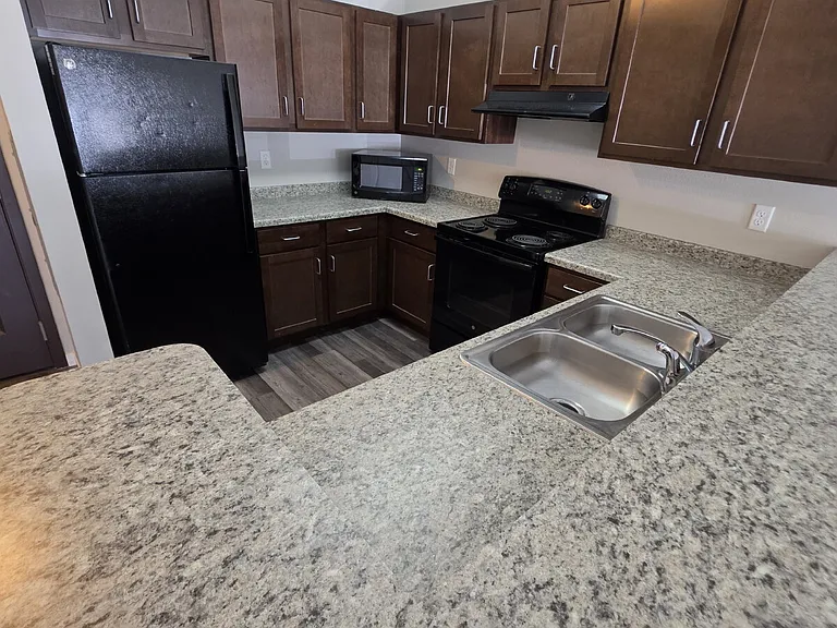 1415 Center Point Rd NE #106 — Photo 3