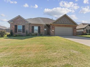 571 Captain Marshal St, Prairie Grove, AR 72753
