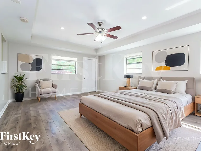 1389 Meadowbrook Dr — Photo 8