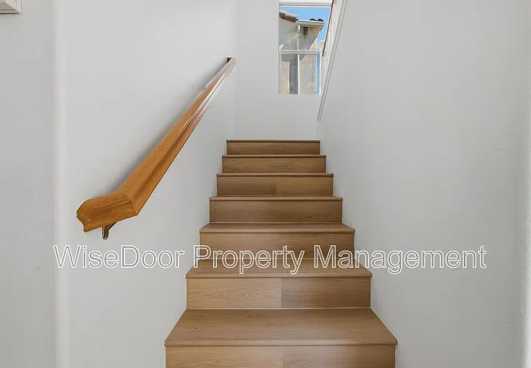 1087 Waterfall Way — Photo 22