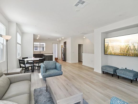 3rd image of 5481 Seacliff Pl Unit 94