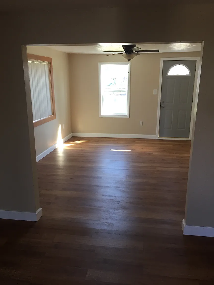 508 Dorcas St photo 1