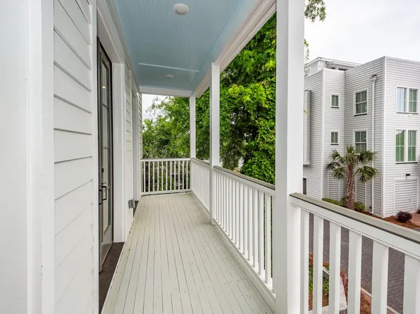 24 Iron Forge Aly, Charleston, SC 29403