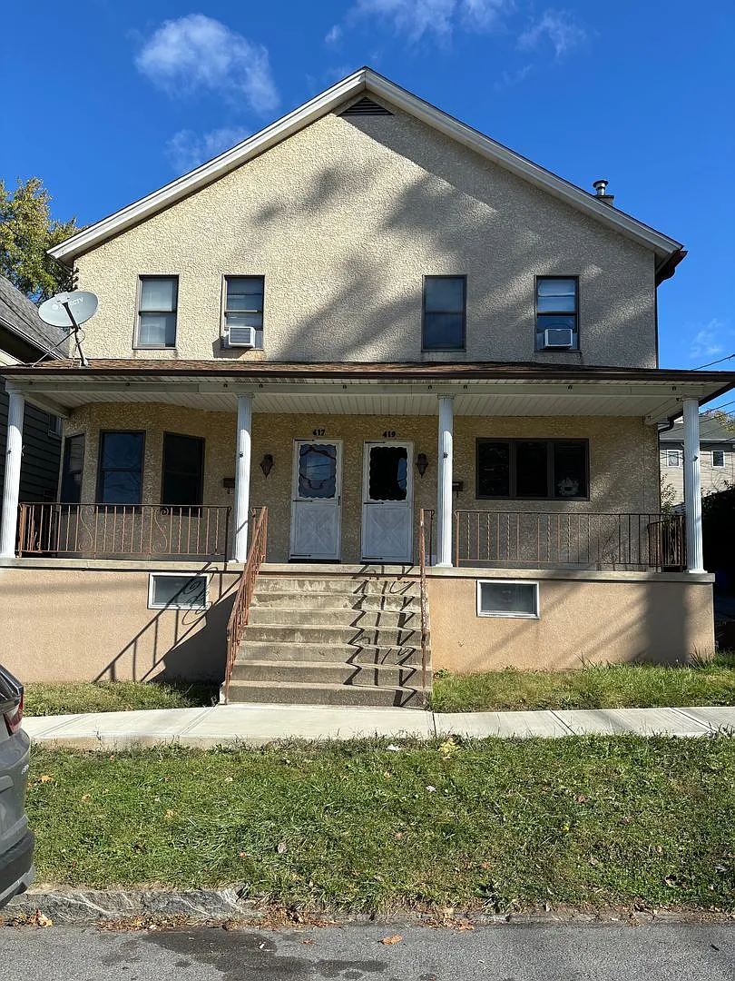 417-419 New York Street — Photo 2