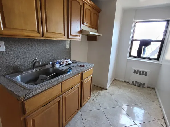 355 Lefferts Avenue image 1 of 4