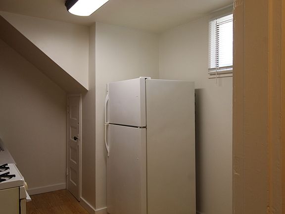 5th image of 23 E Sinto Ave #1