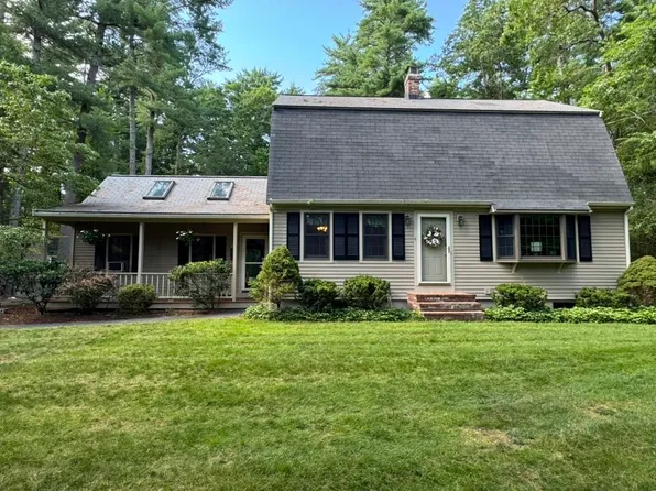 4 Woodview Dr, Lakeville, MA 02347