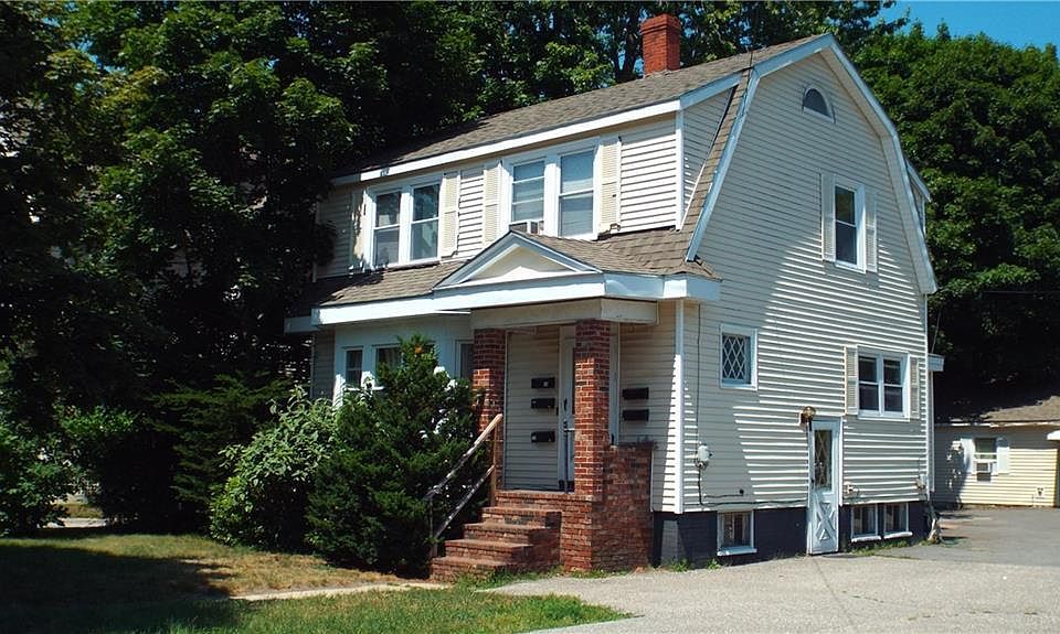 2nd image of 819 Broadway