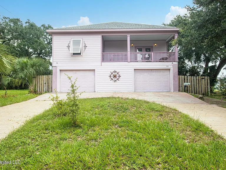 126 Miramar Ave — Photo 1