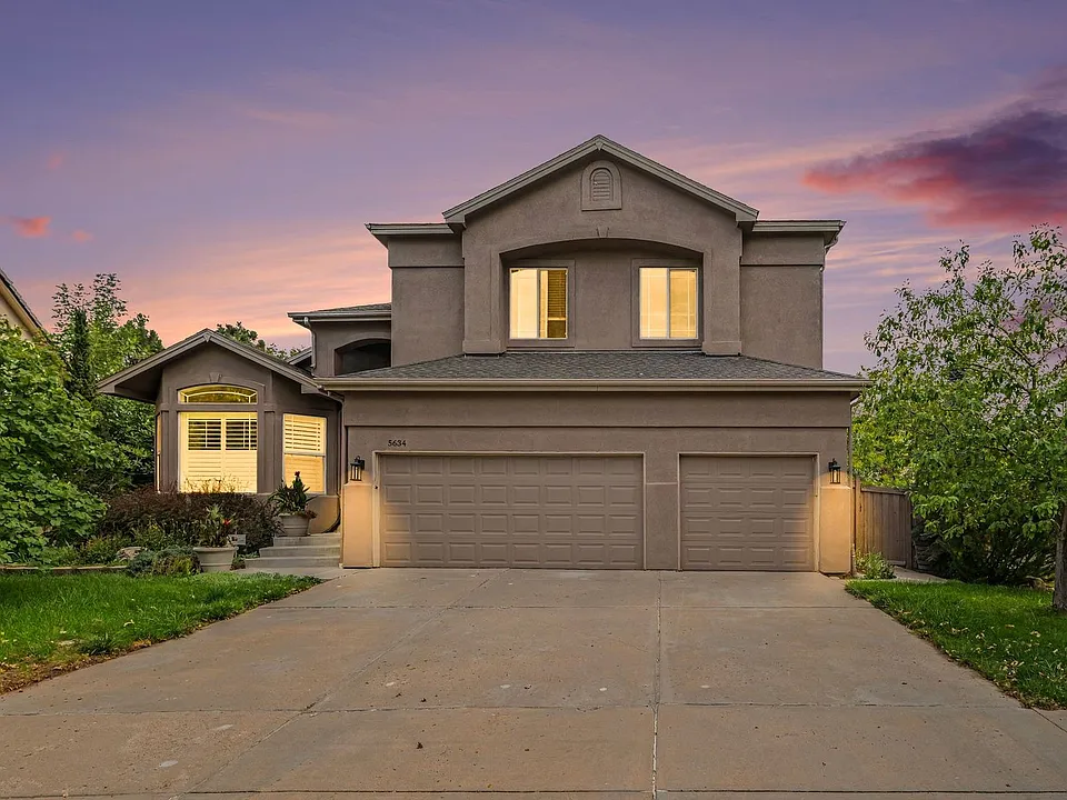 5634 W Ida Dr