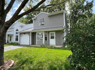 645 Nantucket Way, Island Lake, IL 60042