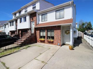 75 Country Dr S, Staten Island, NY 10314
