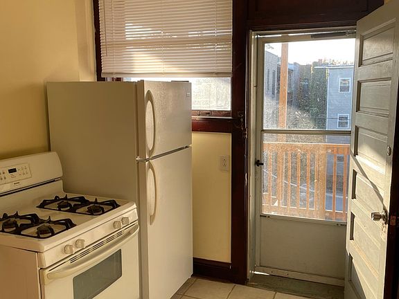 3rd image of 5940 N Broadway St #3NW-00