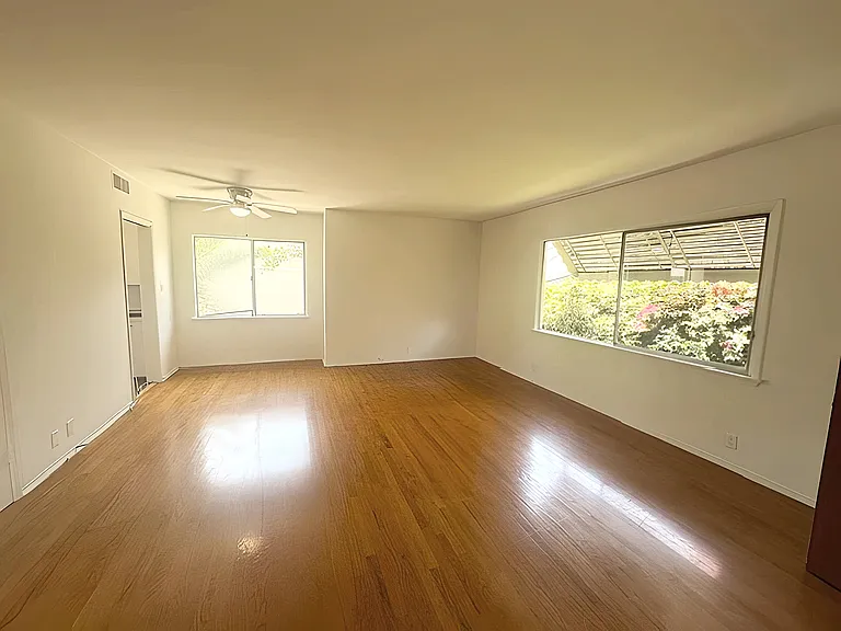 4434 1/2 Avocado St — Photo 1