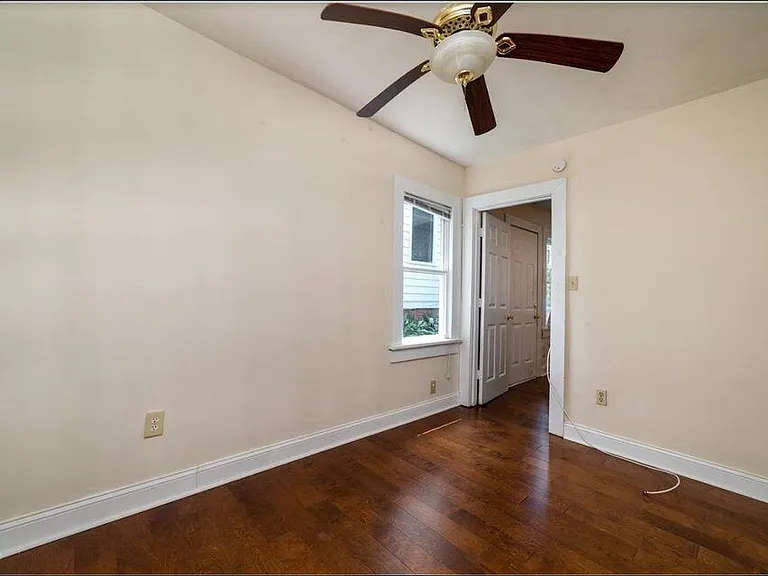 66 Smith St #B — Photo 4