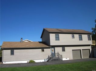 906 E Montgomery St, Allentown, PA 18103
