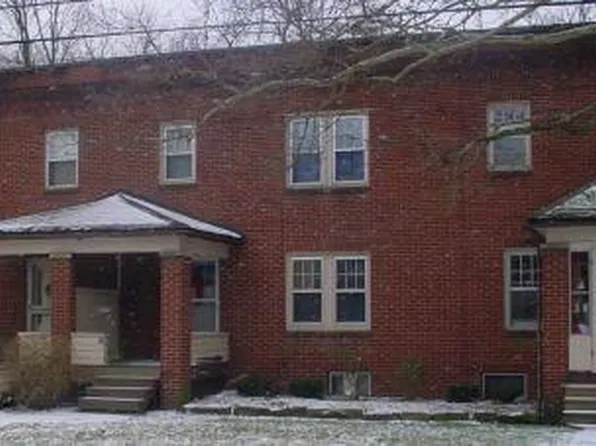 37 E Water St, Hubbard, OH 44425