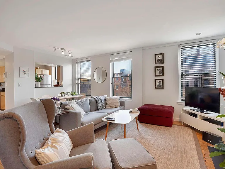1661 Washington St #401 — Photo 1