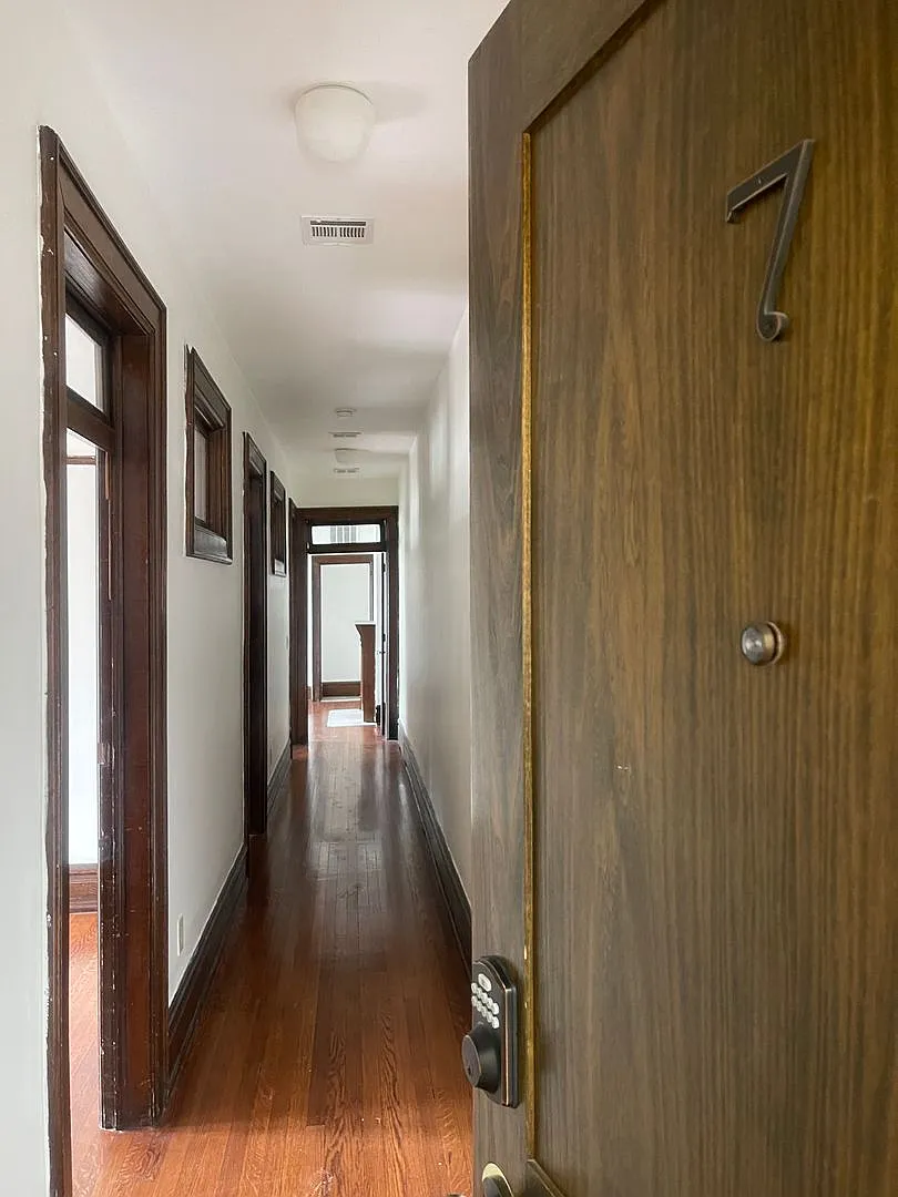 1207 North High Street — Photo 1