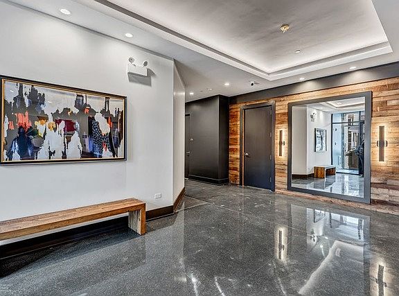 5th image of 4745 N Ashland Ave #207