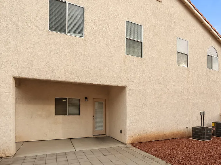 9007 Snowtrack Ave — Photo 17