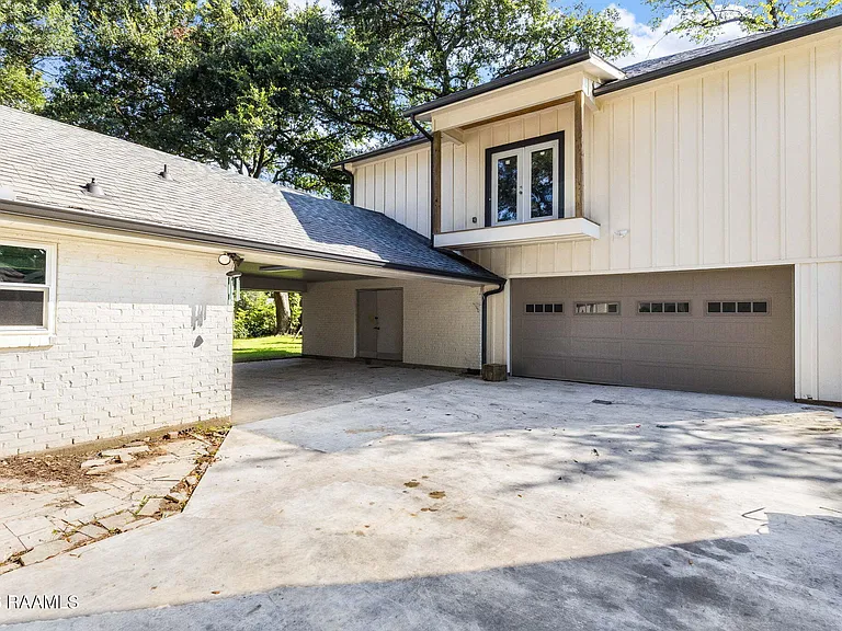 320 Lippi Blvd — Photo 22