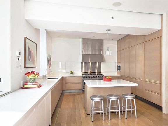 4th image of 219 E 67th St Floor 2
