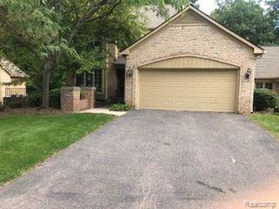 6213 Forest Grv, West Bloomfield, MI, 48322