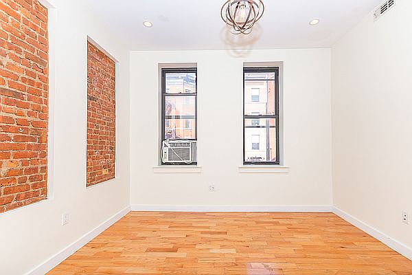 1st image of 1126 Pacific St