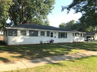 1311 S Locust St, Green Bay, WI 54304