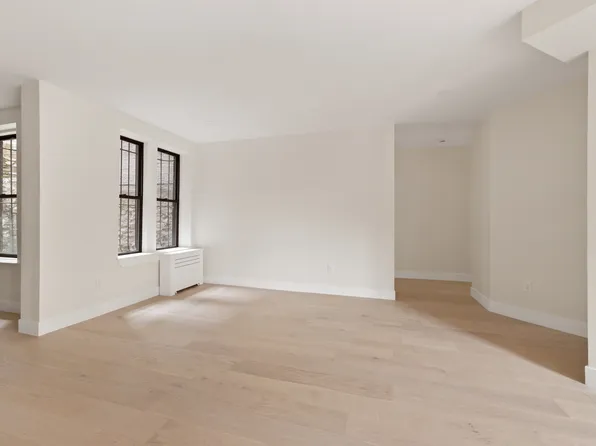 812 Riverside Drive image 5 of 13