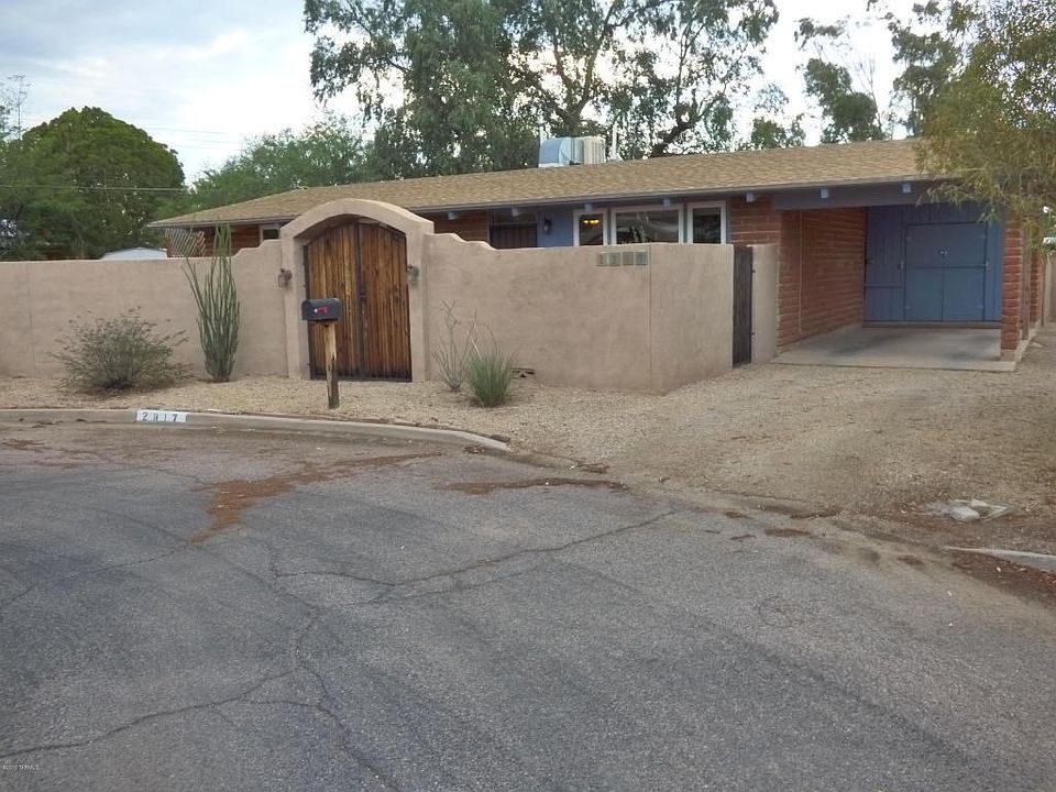 1st image of 2817 E Loretta Dr