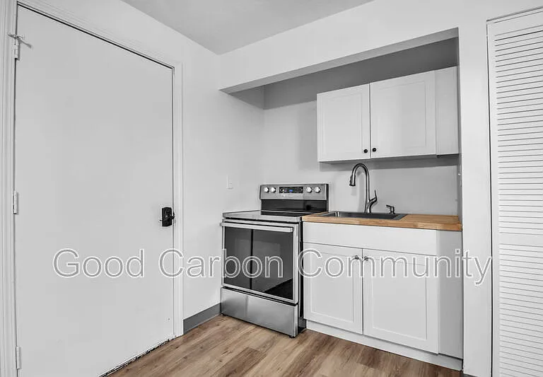 2641 Spring St #15 — Photo 6