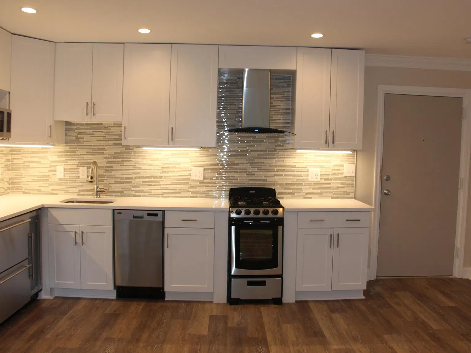1 bed, 650 sqft, $2,100 — Photo 3