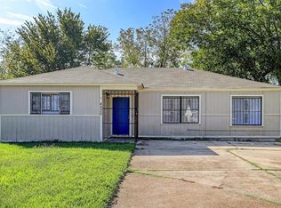 4930 Paradise Ln, Houston, TX 77048