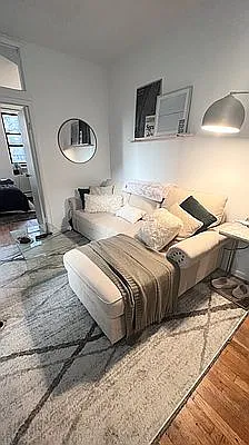 Rented by Jonis Realty | media 2