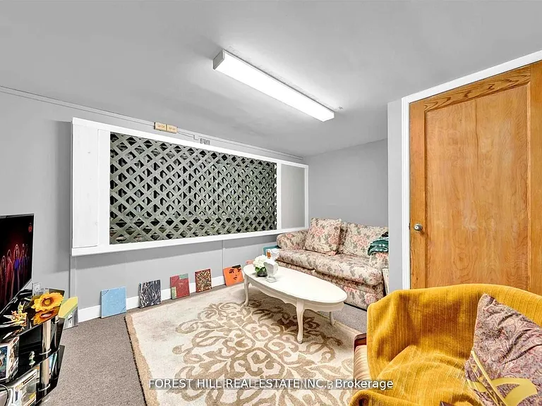 996 Bayview Ave #LOWER — Photo 3