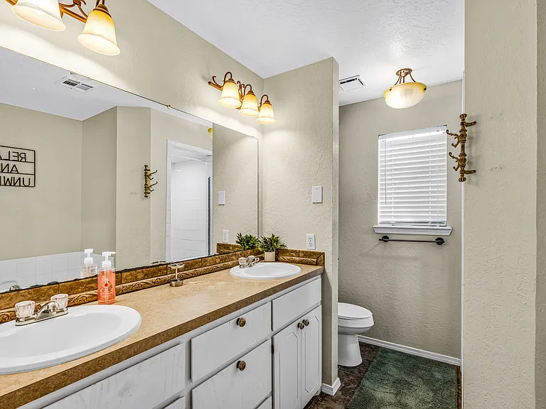 706 NW Micklegate Blvd — Photo 11