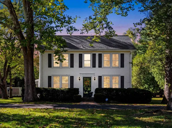 1870 Hunter Mill Rd, Vienna, VA 22182